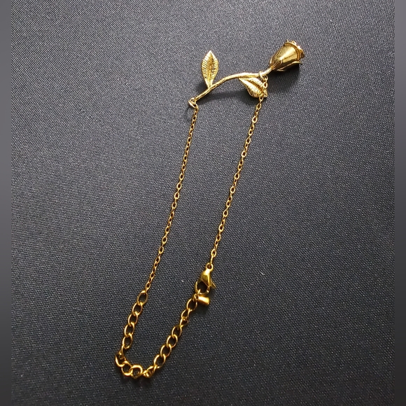 Elegant Rose Bracelet - Picture 5 of 5